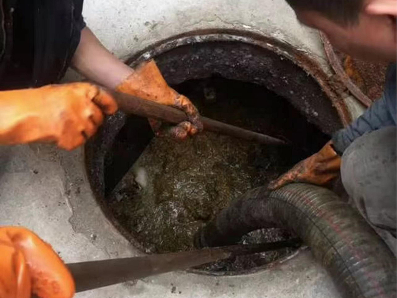 明溪清理化粪池时如何避免沼气的危害?